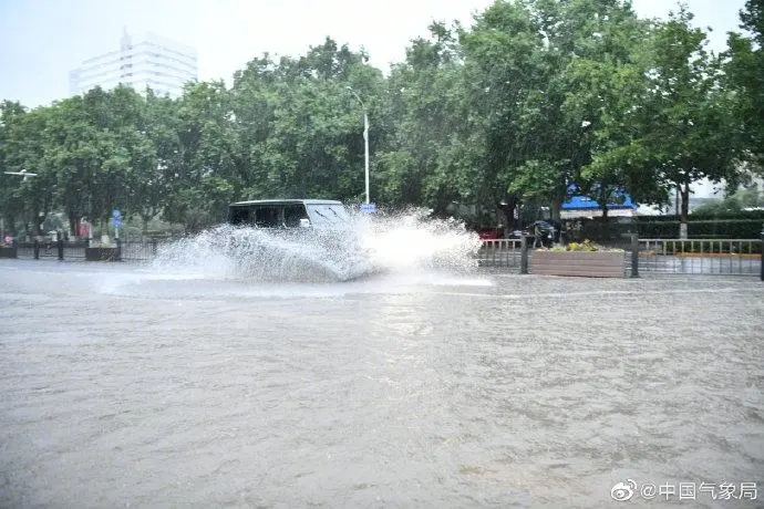 郑州特大暴雨事件8人被捕89人被问责 市长侯红被党内严重警告、政务降级